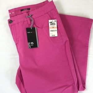 Style & Co Mid Rise Tummy Control Capris Size 14W